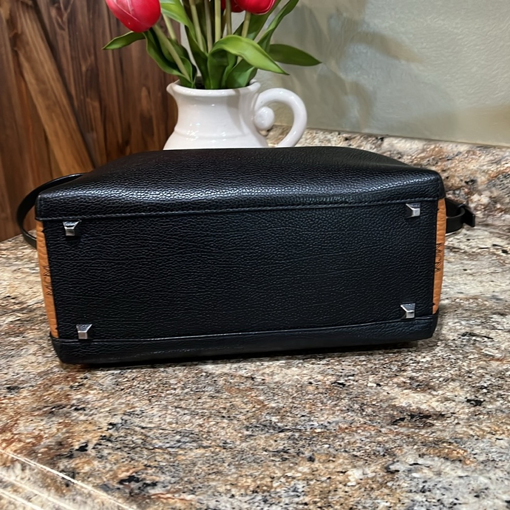 MCM Leather Visetos Shoulder Bag - Picture 6 of 12